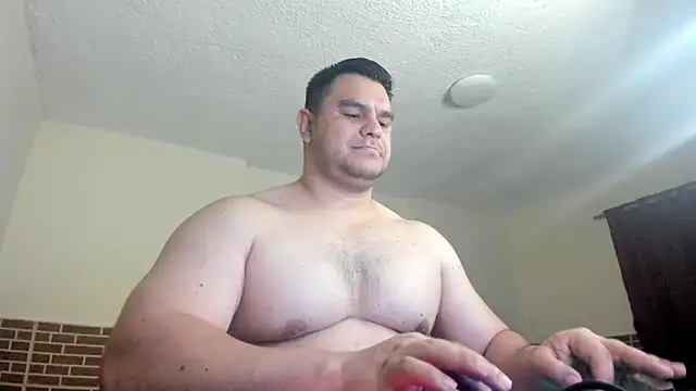 Snapshot of ApholoVV chatting on 09/13/25, 05:07 ApholoVV online show from 09/13/25, 05:07