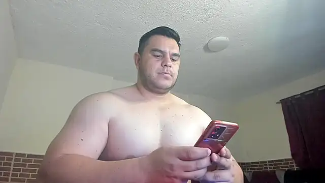 Snapshot of ApholoVV chatting on 10/08/25, 06:04 ApholoVV online show from 10/08/25, 06:04