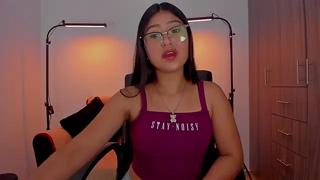 Snapshot of cloy_baby__ chatting on 03/15/25, 12:04 cloy baby online show from 03/15/25, 12:04