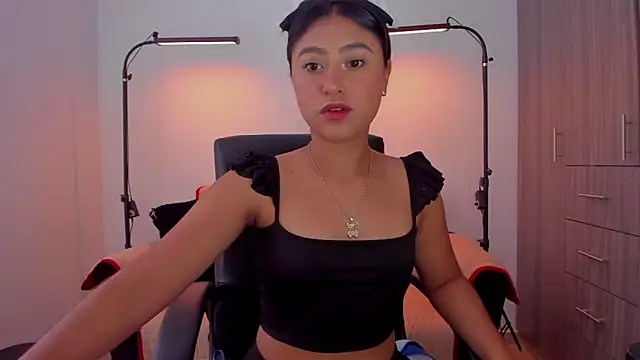 Snapshot of cloy_baby__ chatting on 03/17/25, 10:51 cloy baby online show from 03/17/25, 10:51