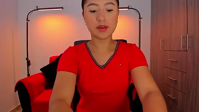 Snapshot of cloy_baby__ chatting on 12/01/25, 10:49 cloy baby online show from 12/01/25, 10:49