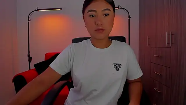 Snapshot of cloy_baby__ chatting on 12/15/25, 11:16 cloy baby online show from 12/15/25, 11:16