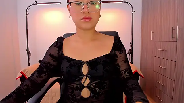 Snapshot of cloy_baby__ chatting on 09/20/25, 11:59 cloy baby online show from 09/20/25, 11:59