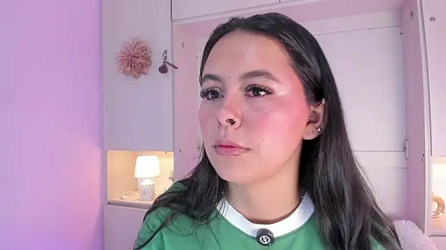 Snapshot of valerymeyerr chatting on 12/21/25, 04:14 valerymeyerr online show from 12/21/25, 04:14