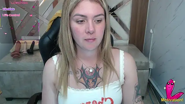 Snapshot of Paula_b_ chatting on 06/12/26, 12:58 Paula b online show from 06/12/26, 12:58