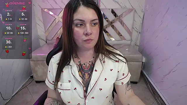 Snapshot of Paula_b_ chatting on 09/16/25, 01:34 Paula b online show from 09/16/25, 01:34