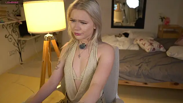 LexieLoree online show from 11/04/25, 04:05