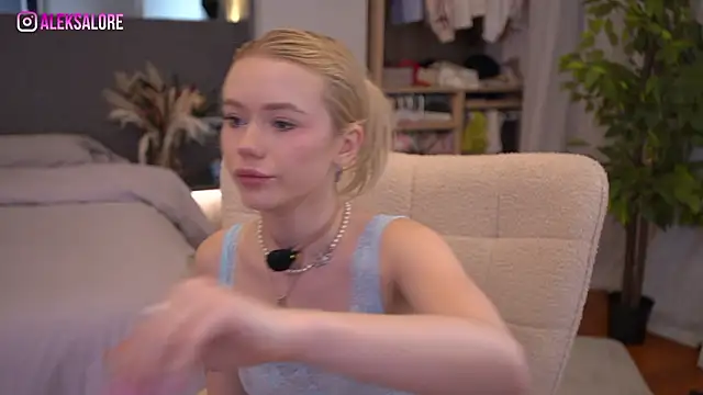 LexieLoree online show from 03/23/26, 03:06