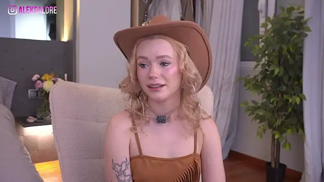 LexieLoree online show from 06/22/26, 03:01