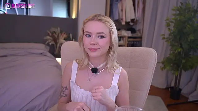 LexieLoree online show from 03/21/26, 03:19