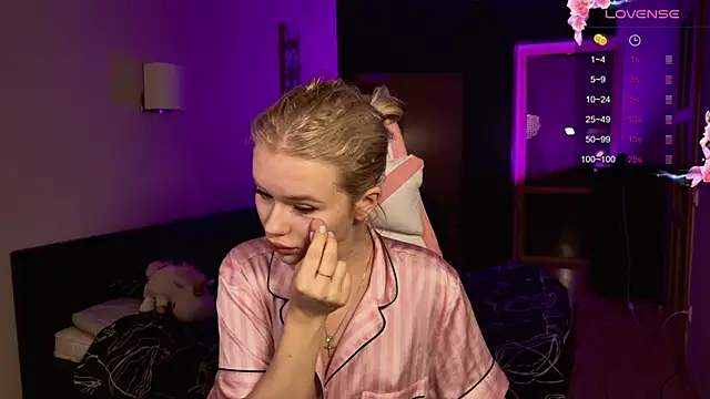 LexieLoree online show from 03/16/25, 04:09