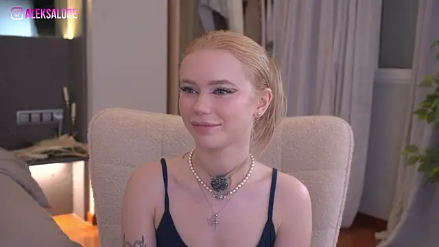 LexieLoree online show from 06/03/26, 03:07