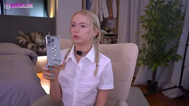 LexieLoree online show from 03/30/26, 02:35