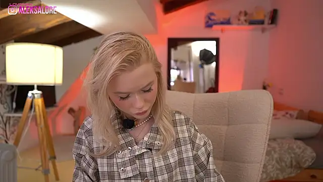 LexieLoree online show from 02/07/26, 04:09