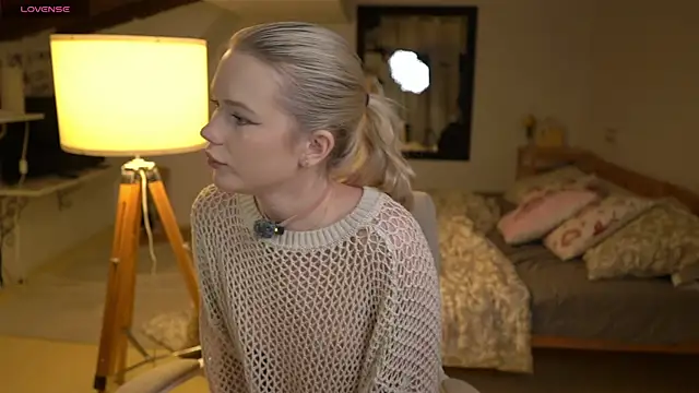 LexieLoree online show from 11/26/25, 04:01