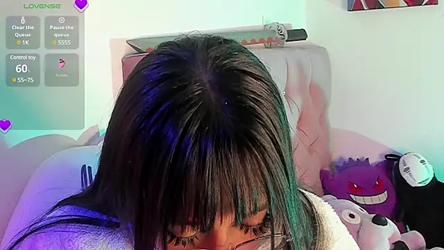 Snapshot of Akari1_Mischief chatting on 12/31/24, 12:00 Akari1 Mischief online show from 12/31/24, 12:00