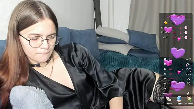 Snapshot of lina_haall chatting on 01/09/25, 03:44 lina haall online show from 01/09/25, 03:44