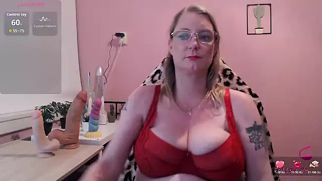 Snapshot of Nova_mea chatting on 03/22/26, 06:31 Nova mea online show from 03/22/26, 06:31