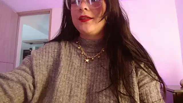 Snapshot of Layna_cold chatting on 02/18/26, 12:45 Layna cold online show from 02/18/26, 12:45