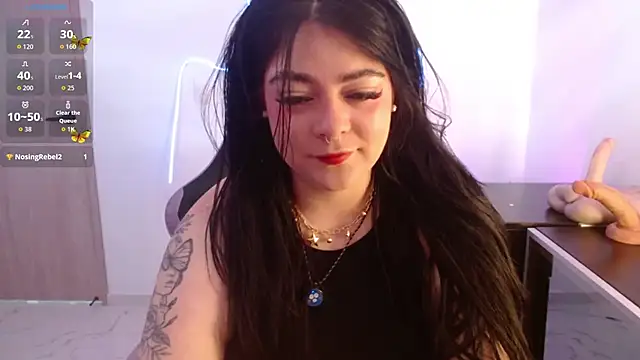 Snapshot of Layna_cold chatting on 02/21/26, 01:35 Layna cold online show from 02/21/26, 01:35