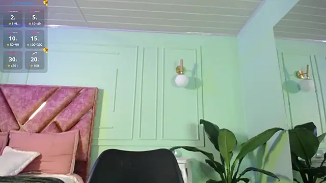 Snapshot of Layna_cold chatting on 11/03/25, 11:47 Layna cold online show from 11/03/25, 11:47