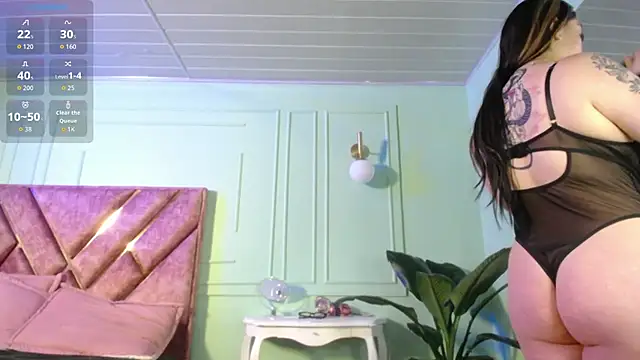 Snapshot of Layna_cold chatting on 11/22/25, 11:31 Layna cold online show from 11/22/25, 11:31