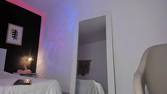 VioletPaket online show from 03/13/25, 09:16