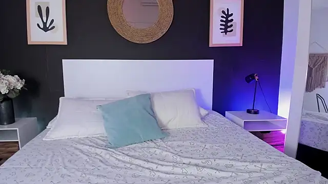 VioletPaket online show from 02/10/26, 11:20