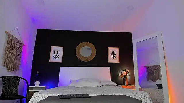 VioletPaket online show from 11/23/25, 02:27