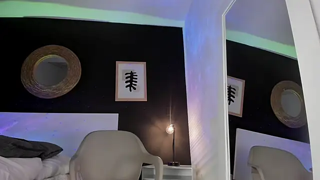 VioletPaket online show from 03/06/25, 08:48