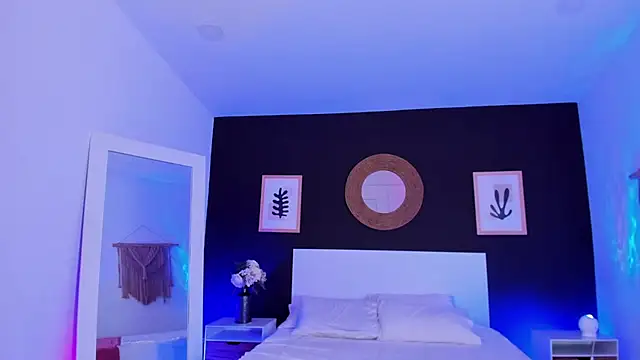 VioletPaket online show from 03/18/26, 03:13