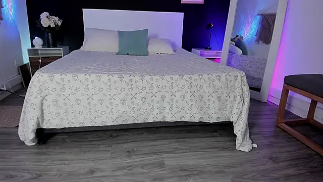 VioletPaket online show from 02/12/26, 11:32