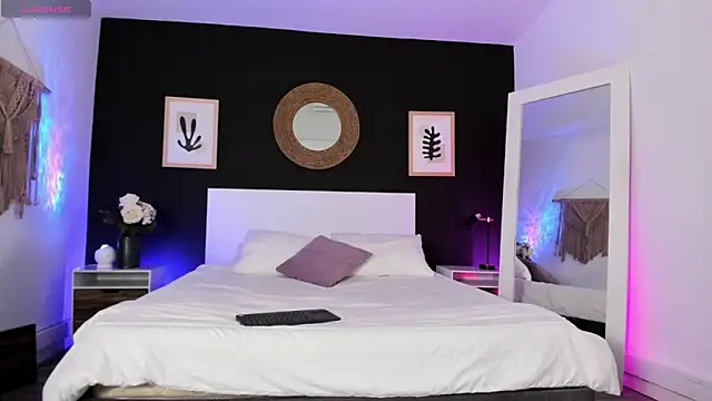 VioletPaket online show from 02/24/26, 12:17