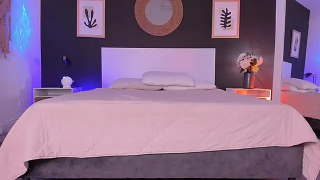 VioletPaket online show from 10/08/25, 11:34