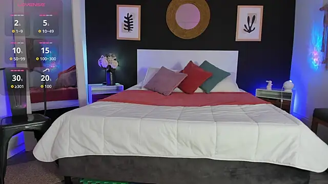 VioletPaket online show from 04/09/26, 11:38