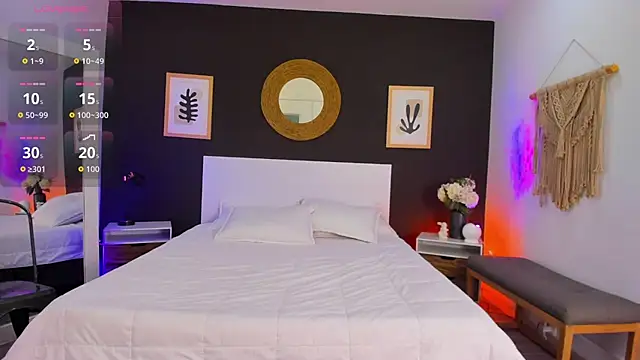 VioletPaket online show from 03/28/26, 12:39