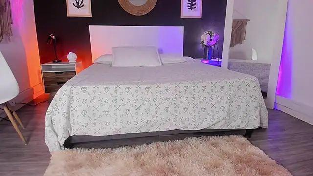 VioletPaket online show from 10/29/25, 11:42