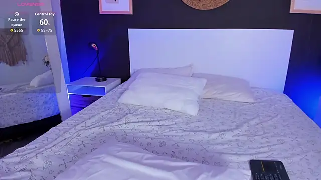 VioletPaket online show from 03/14/26, 01:06