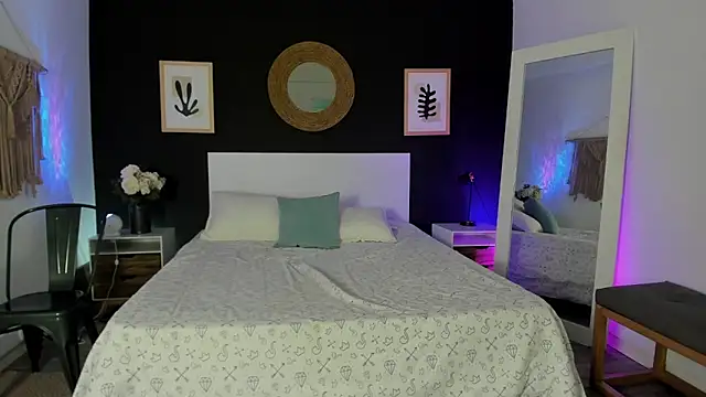 VioletPaket online show from 02/11/26, 11:43