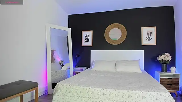 VioletPaket online show from 03/07/26, 12:32