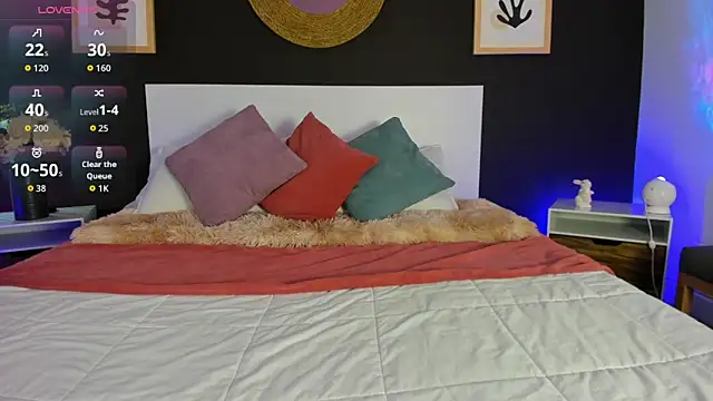 VioletPaket online show from 04/10/26, 11:39