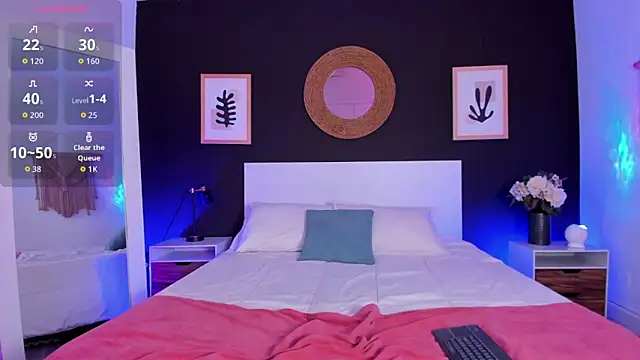 VioletPaket online show from 03/24/26, 11:10