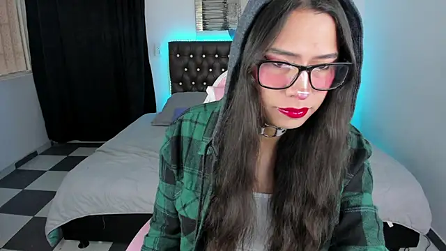 Snapshot of paula_kawaiifu_ chatting on 03/07/25, 02:12 paula kawaiifu online show from 03/07/25, 02:12