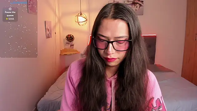 Snapshot of paula_kawaiifu_ chatting on 10/17/25, 02:41 paula kawaiifu online show from 10/17/25, 02:41