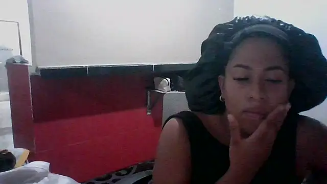 Kitra New online show from 12/17/25, 01:43