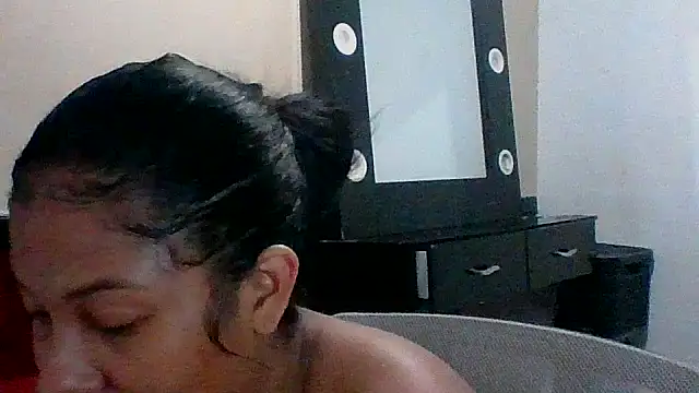 Kitra New online show from 02/17/26, 07:33