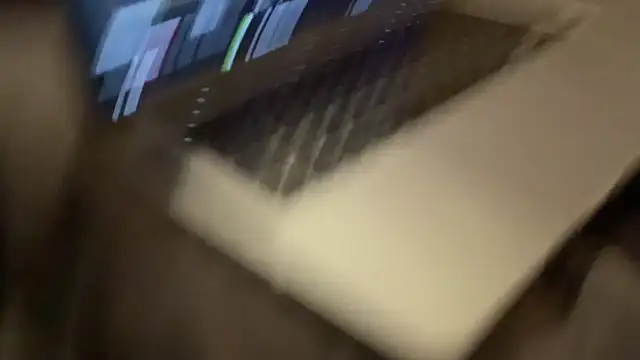 Snapshot of kameray12 chatting on 03/17/25, 06:11 kameray12 online show from 03/17/25, 06:11