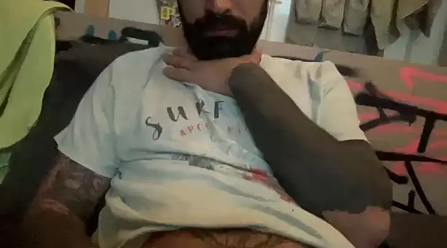 Snapshot of kameray12 chatting on 03/02/25, 03:08 kameray12 online show from 03/02/25, 03:08