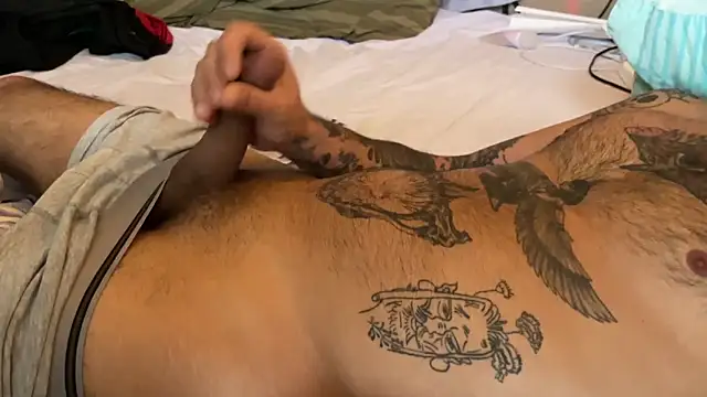 Snapshot of kameray12 chatting on 03/19/25, 01:18 kameray12 online show from 03/19/25, 01:18