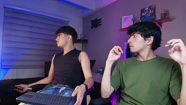 Snapshot of thiago_rockwelll chatting on 10/03/25, 07:54 thiago rockwelll online show from 10/03/25, 07:54